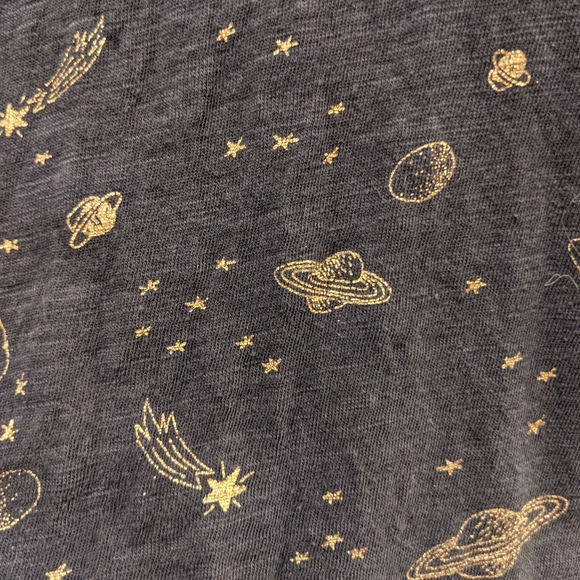 TORRID METALLIC GALAXY PRINT V-NECK POCKET TEE - Picture 3 of 5